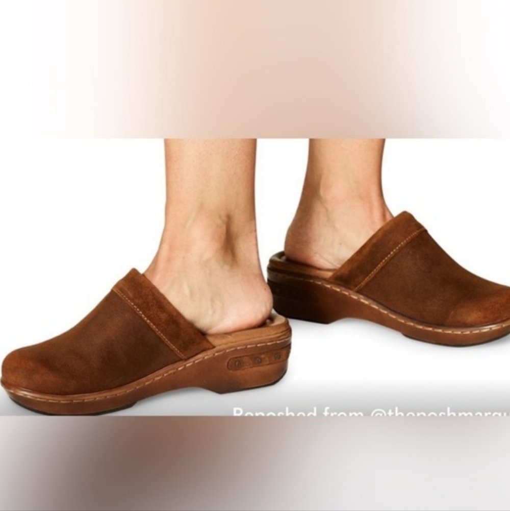 Born Bandy Leather Clogs - Picture 10 of 13
